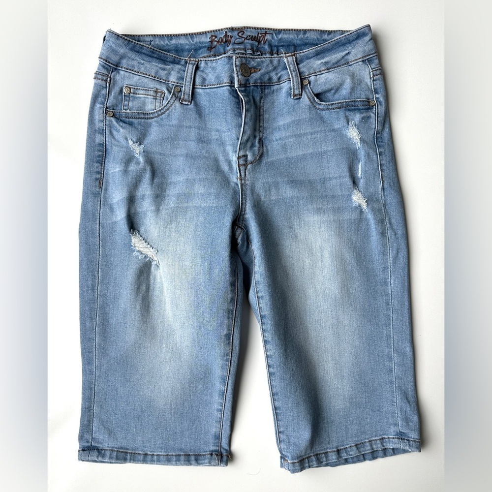 Celebrity Pink Body Sculpt Low Rise Stretch Blue Jean Bermuda Shorts Size 7/28